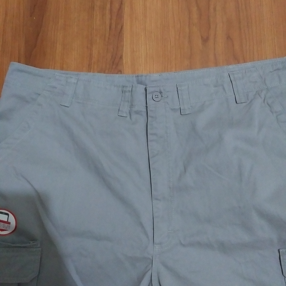 NWT! Wrangler relaxed straight cargo shorts-blue/gray color - Picture 3 of 7